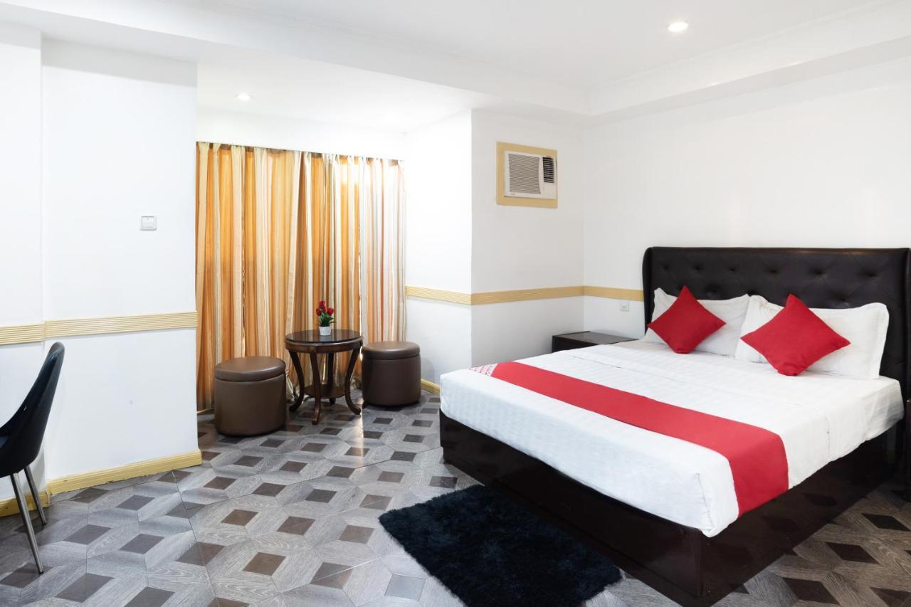 Oyo 138 White Palace Hotel Manila Zewnętrze zdjęcie